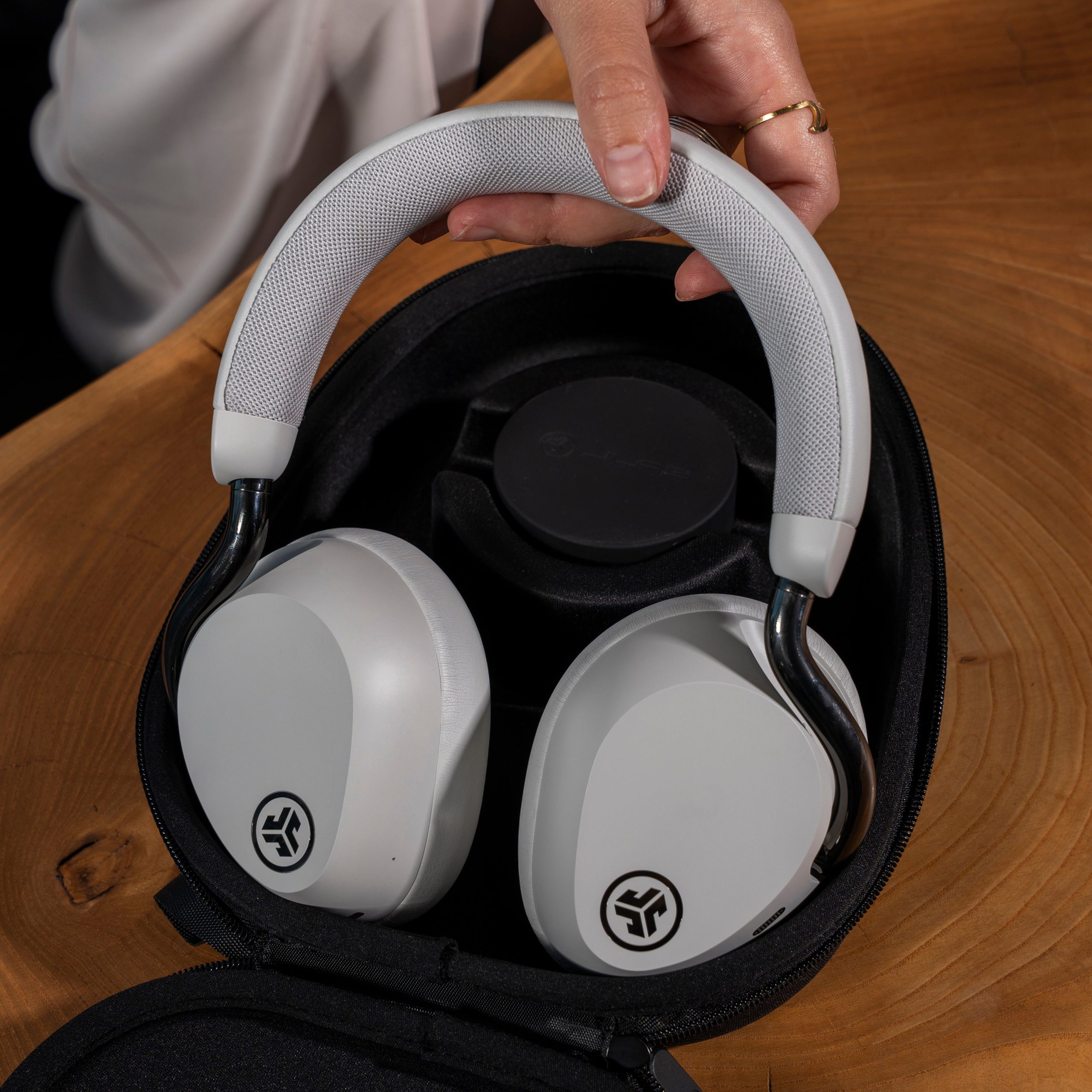 Epic Lux Lab Edition ANC Over-Ear Headphones Cloud - Image 3